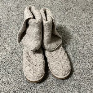LOWERED PRICE!! UGG Knit Boots